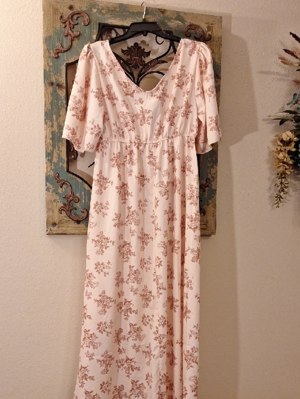 Boho Cream Floral High-Low Dress with Flutter Sleeves. NWOT Size Large - Picture 7 of 9